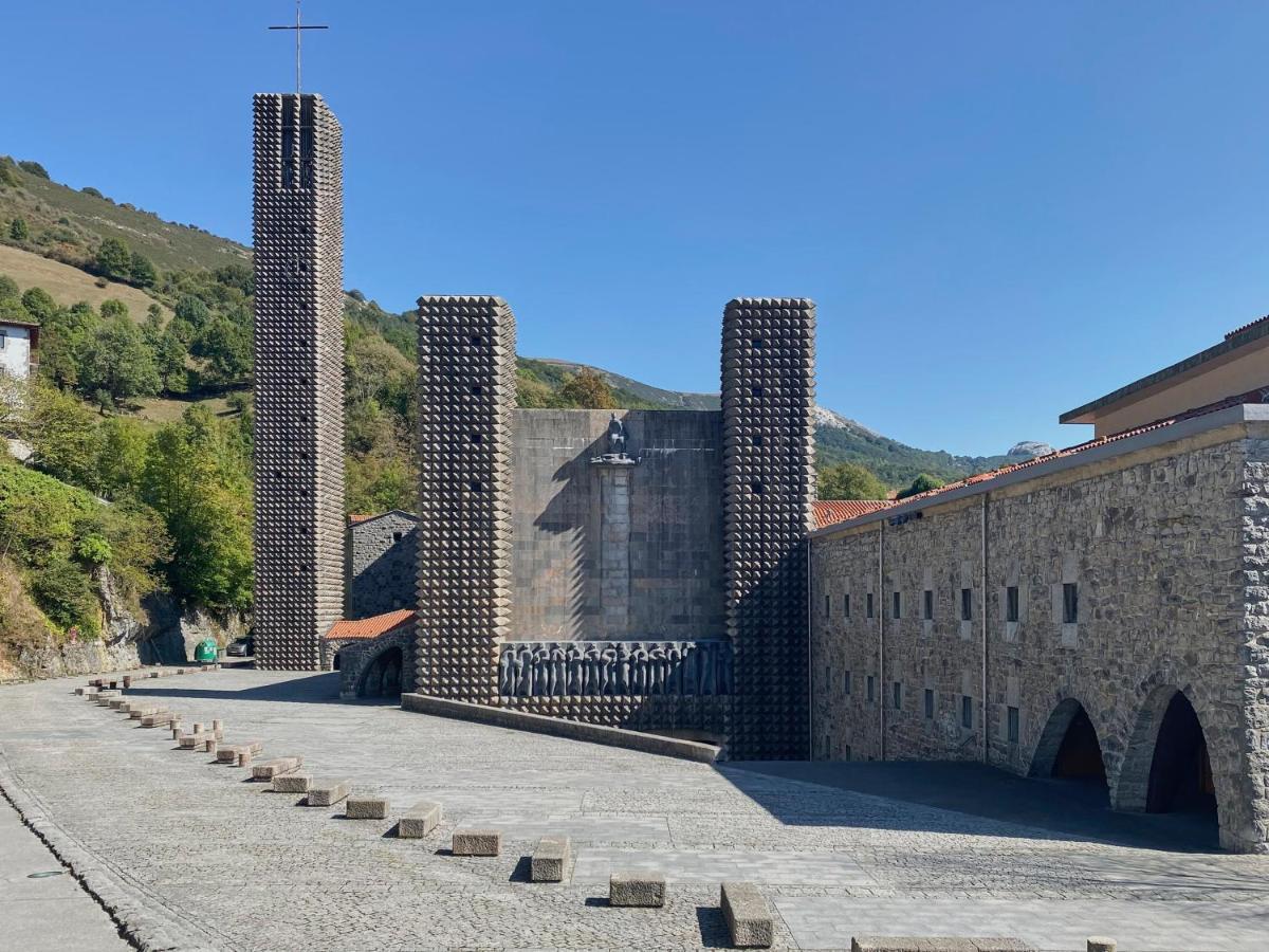 Oñate Iraipe Santuario De Arantzazu Hotel מראה חיצוני תמונה