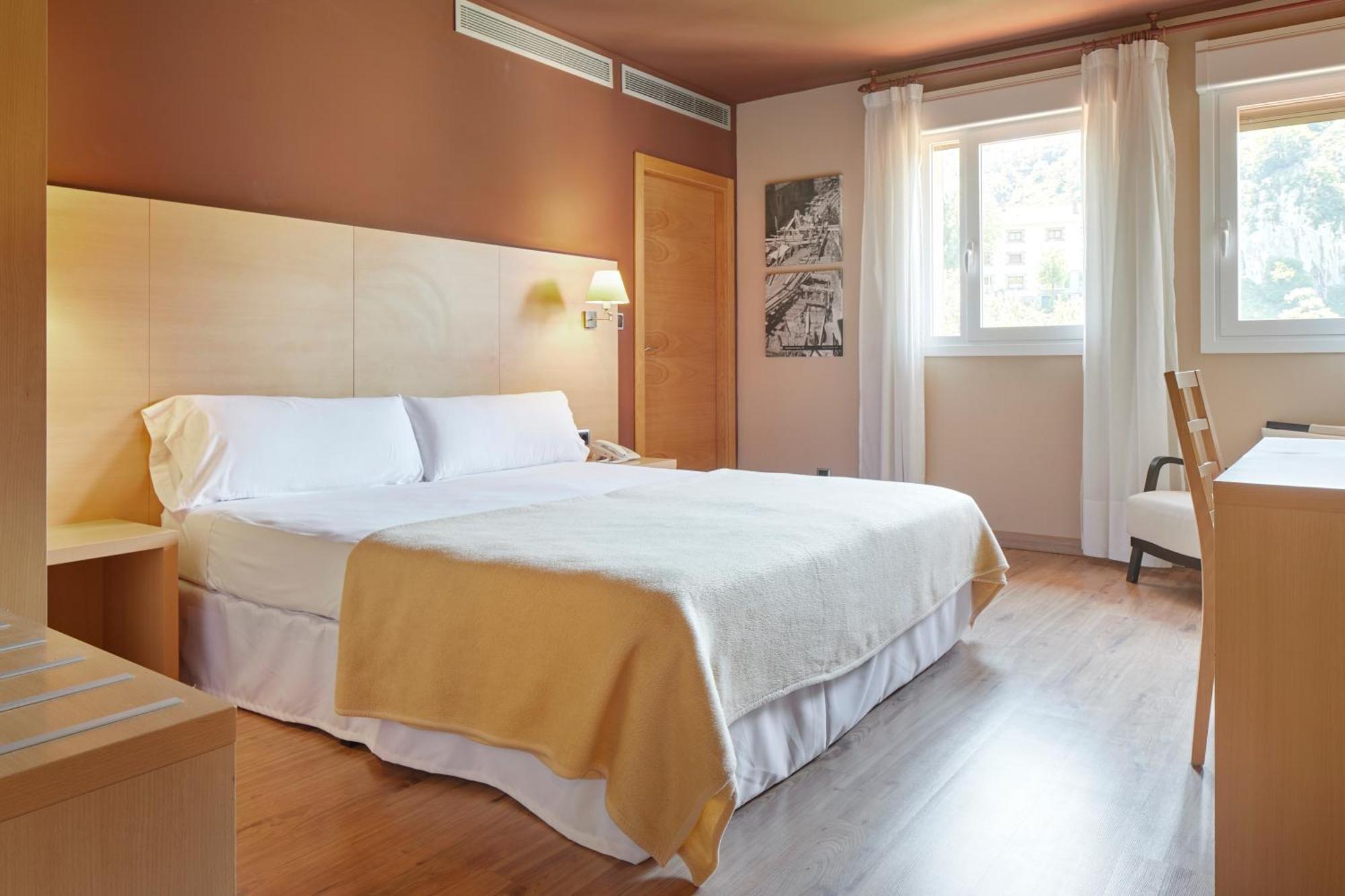 Oñate Iraipe Santuario De Arantzazu Hotel מראה חיצוני תמונה